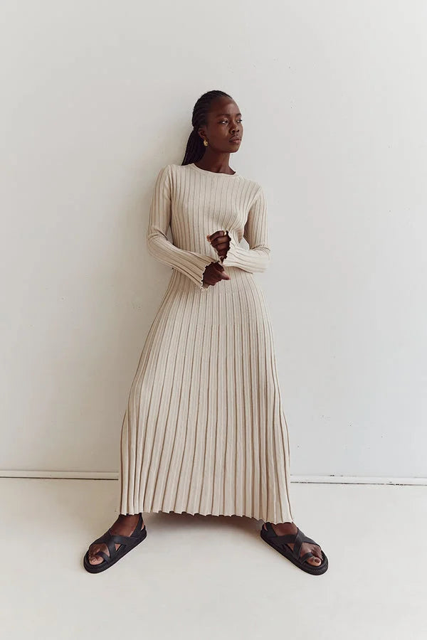 Damen-Maxikleid bodenlang mit vertikalen Linien und schmaler Silhouette
