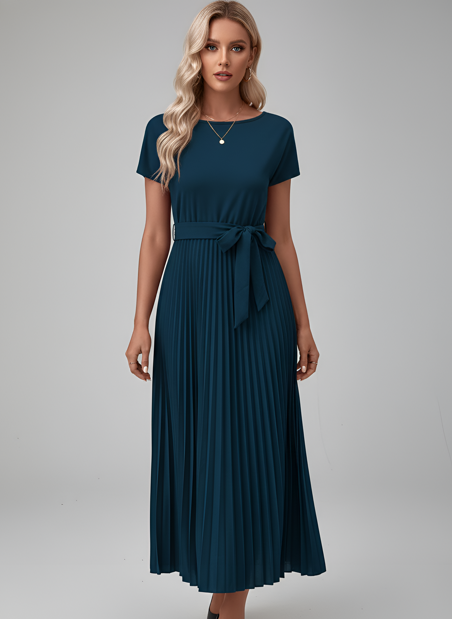 Damen-Midikleid aus fließendem Polyester mit Plisseerock und Gürtel