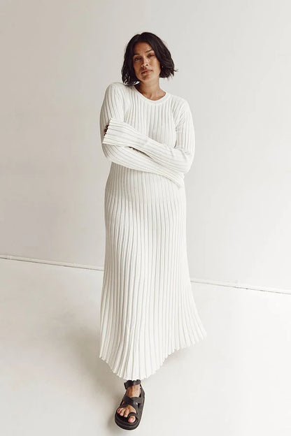 Damen-Maxikleid bodenlang mit vertikalen Linien und schmaler Silhouette