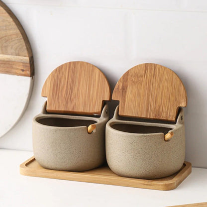 Natura Gewürzduo aus Keramik & Bambus – 2er Set mit Holztablett