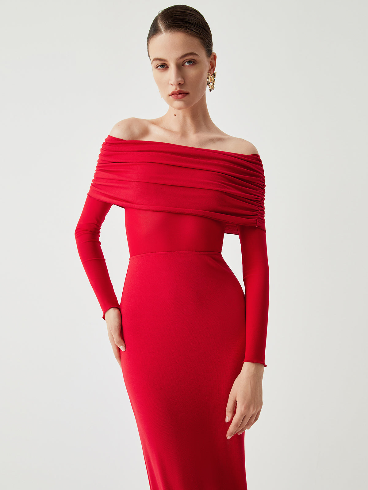 Damen-Abendkleid bodenlang mit Carmen-Ausschnitt, langen Ärmeln und gerafftem Brustteil