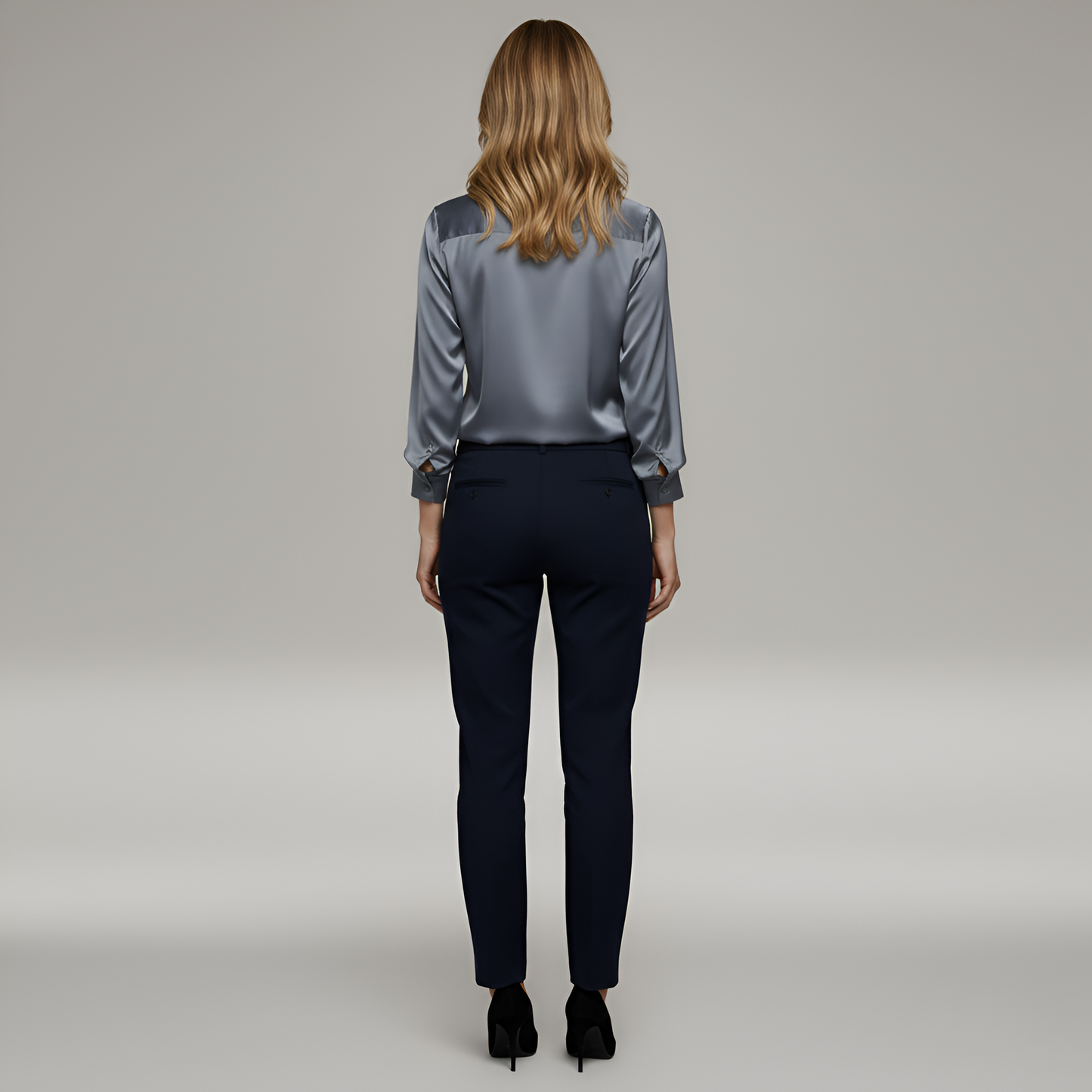 Damenbluse aus Satin mit V-Ausschnitt und langen Ärmeln