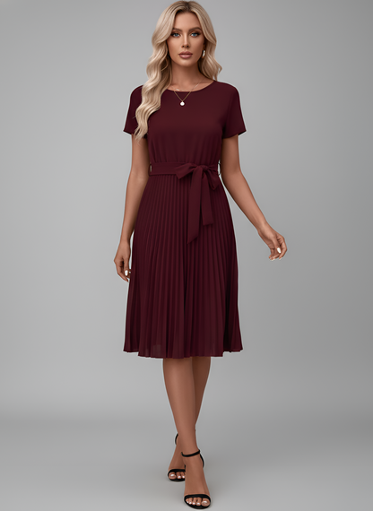 Damen-Midikleid aus fließendem Polyester mit Plisseerock und Gürtel