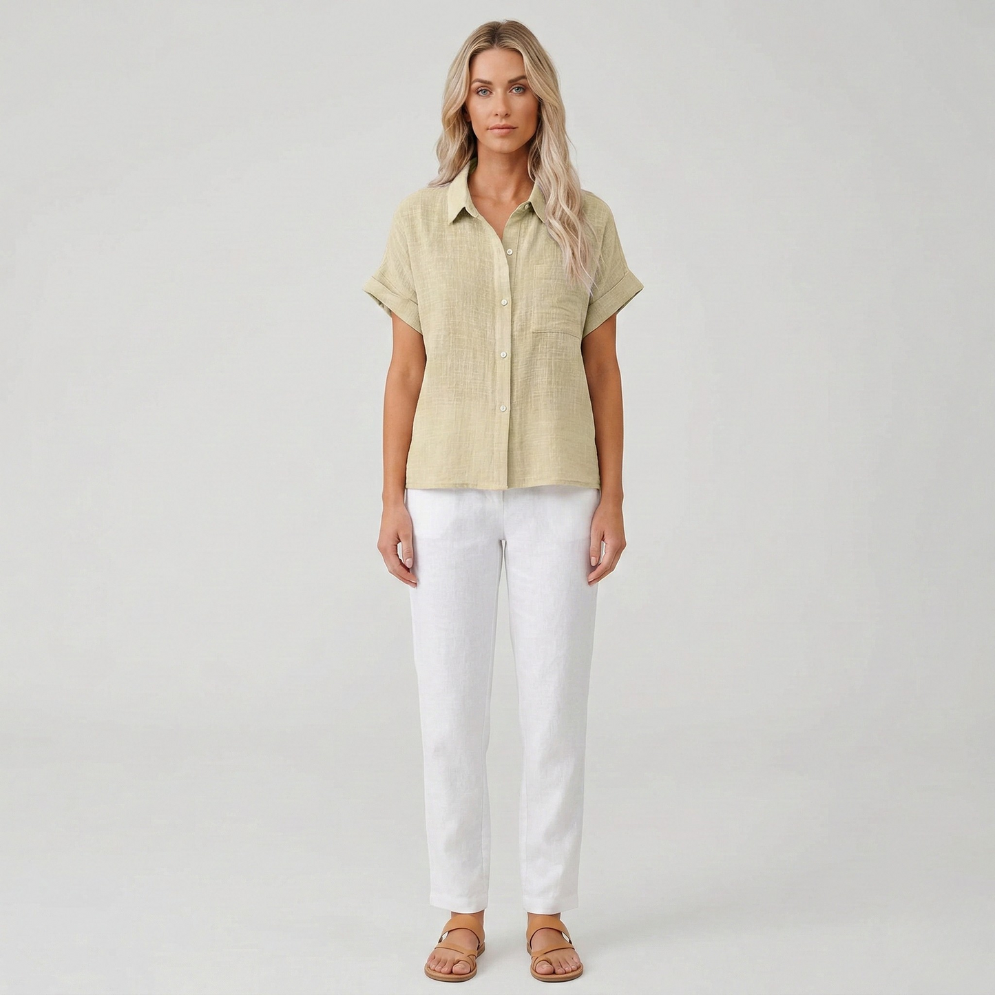 Damenbluse aus Leinen mit kurzen Ärmeln und Knopfleiste