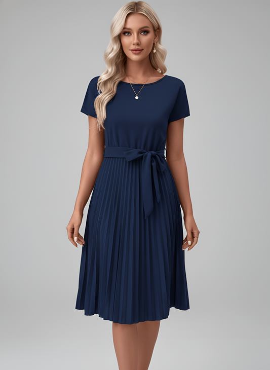 Women's midi dress made of flowing polyester with pleated skirt and belt