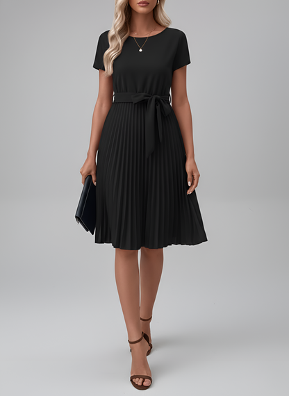 Damen-Midikleid aus fließendem Polyester mit Plisseerock und Gürtel