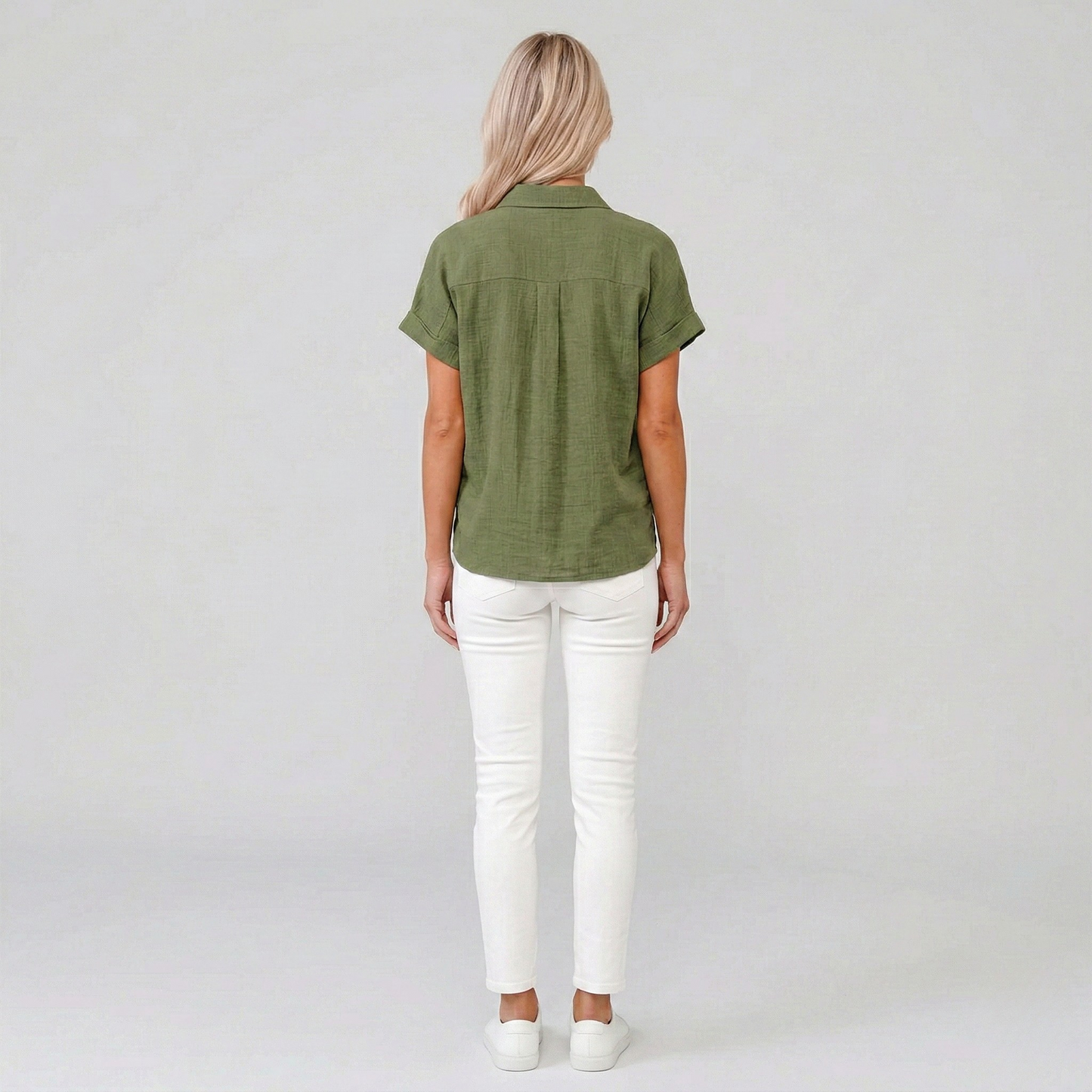 Damenbluse aus Leinen mit kurzen Ärmeln und Knopfleiste