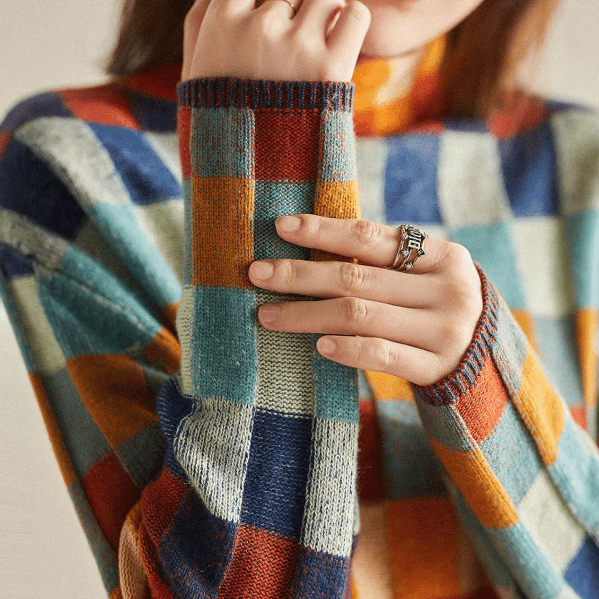 Damen Rollkragenpullover aus Kaschmir mit Patchwork-Strick