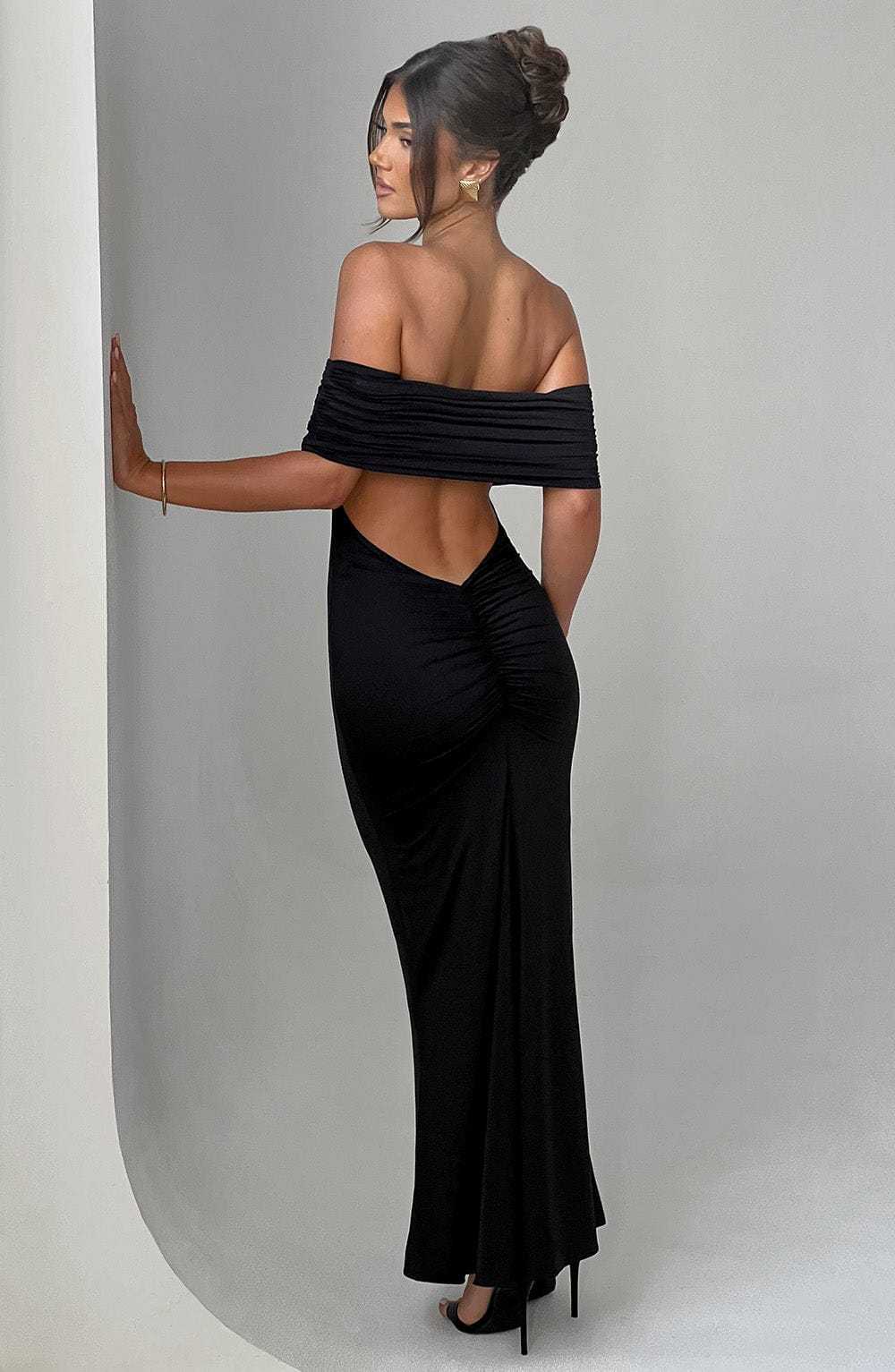 Damen-Maxikleid Serena mit offenem Rücken und fließender Silhouette