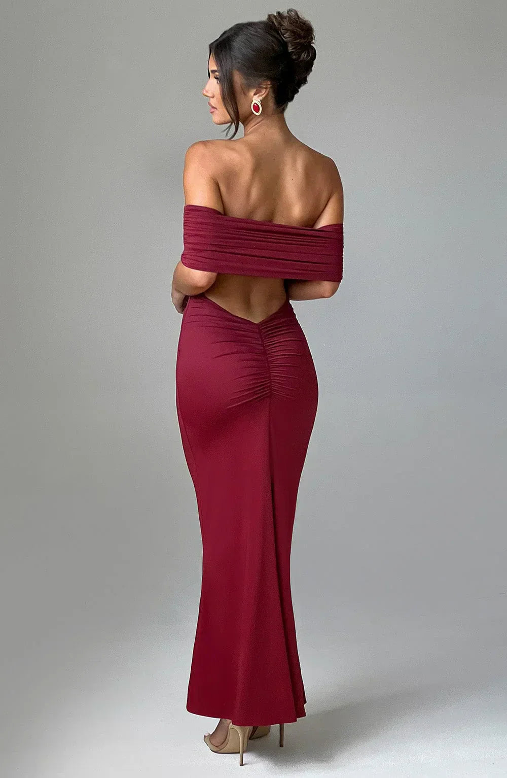 Damen-Maxikleid Serena mit offenem Rücken und fließender Silhouette
