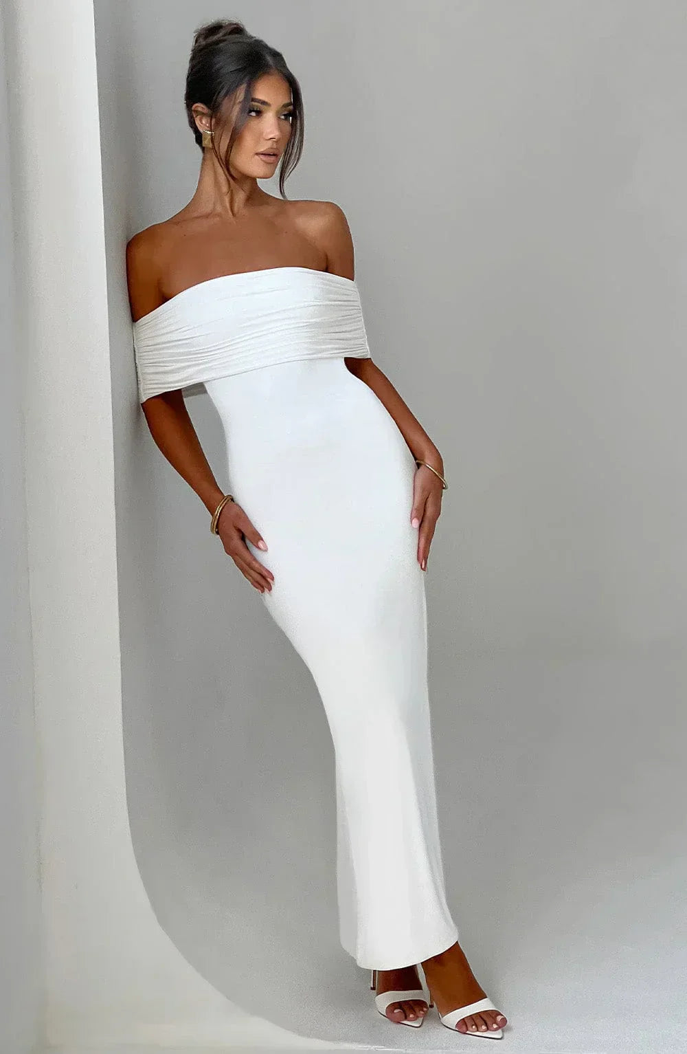 Damen-Maxikleid Serena mit offenem Rücken und fließender Silhouette
