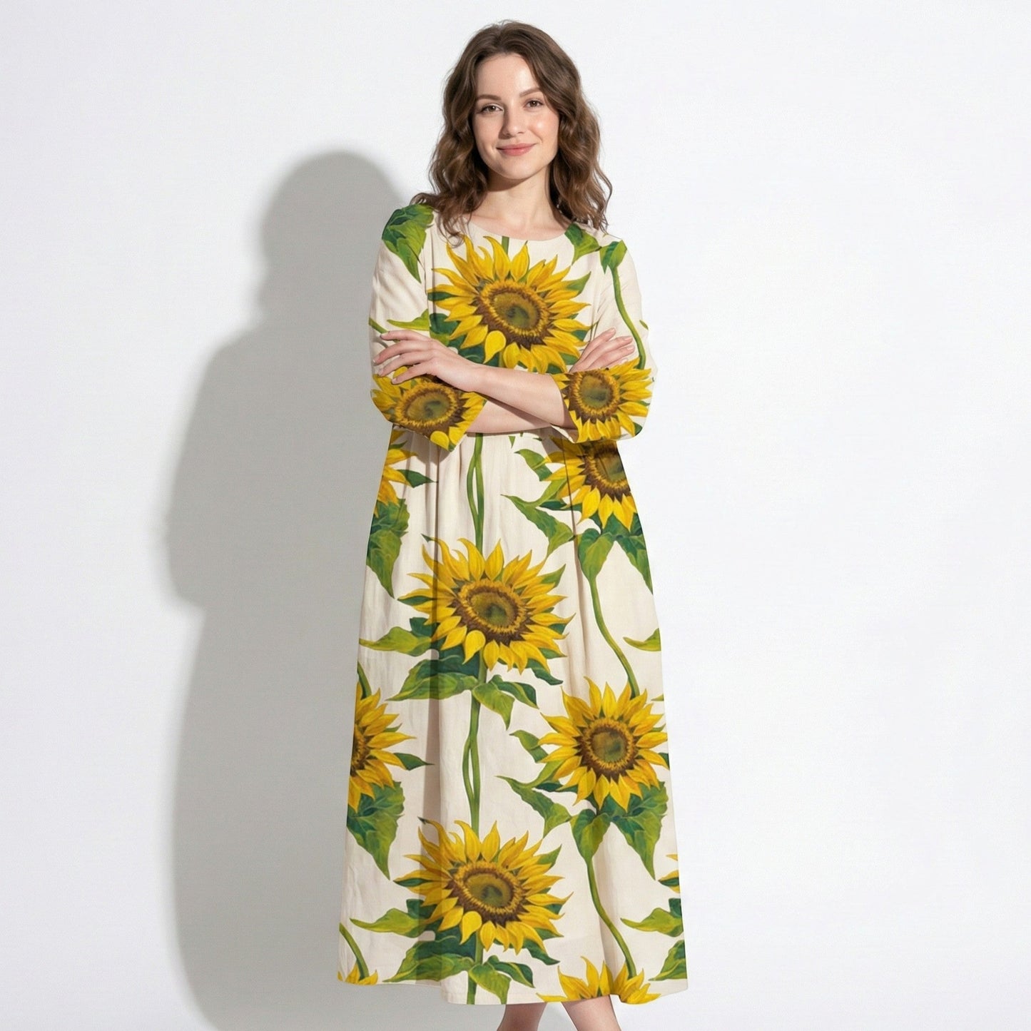 Women's maxi dress with long sleeves and floral print