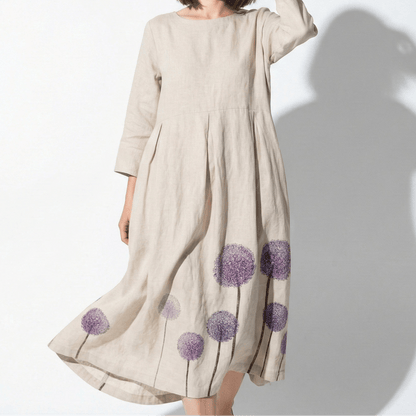 Women's maxi dress with long sleeves and floral print