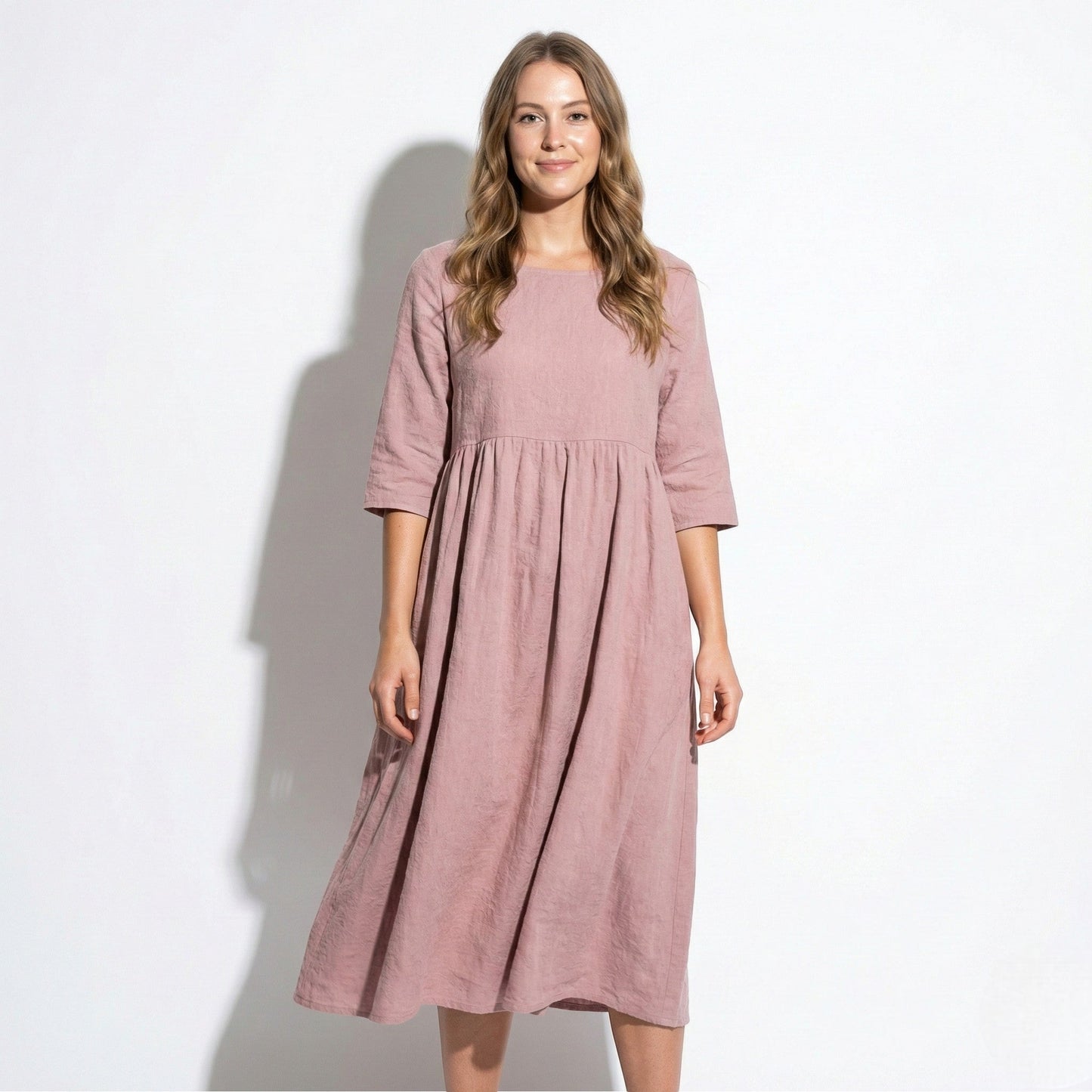 Women's midi dress with round neckline and side pockets