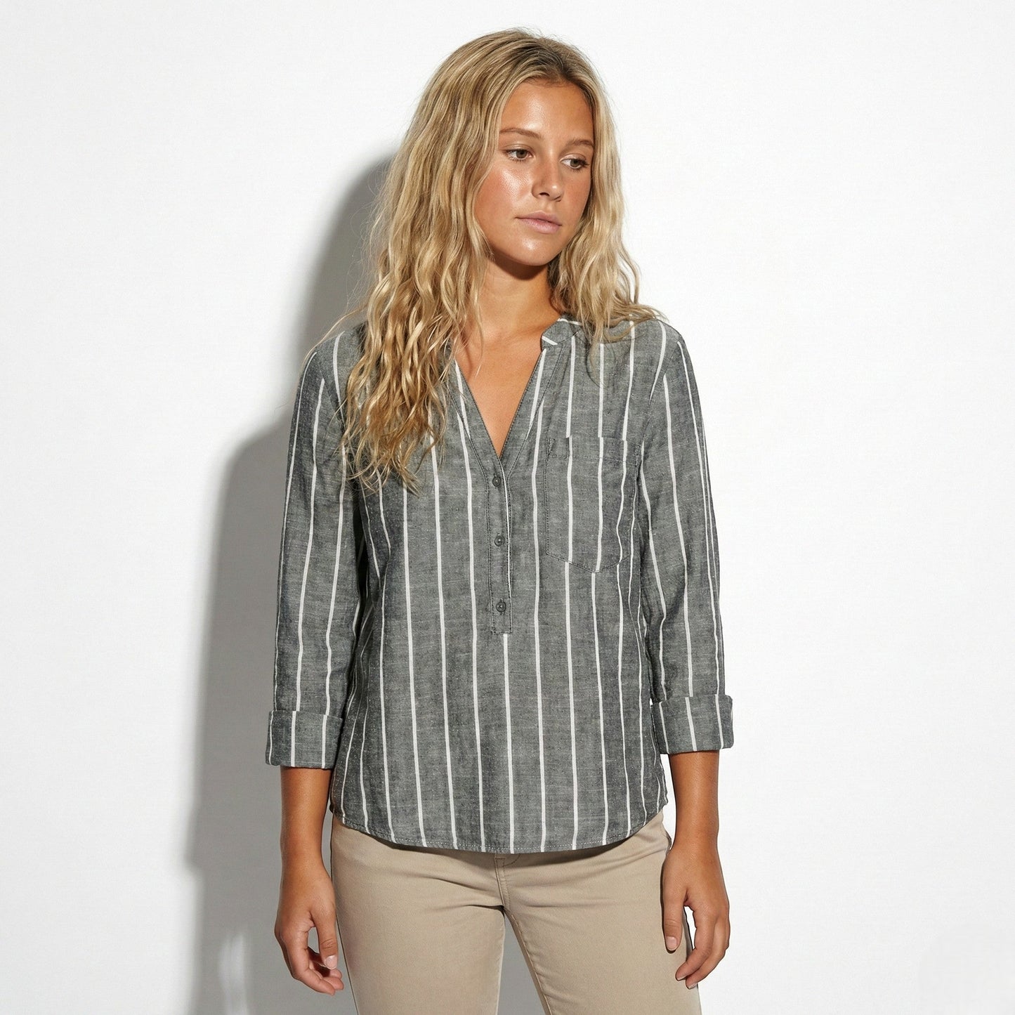 Damen Henley Bluse mit Stehkragen und Streifenmuster Krempelärmel mit Riegel aus Leichtem Mischgewebe