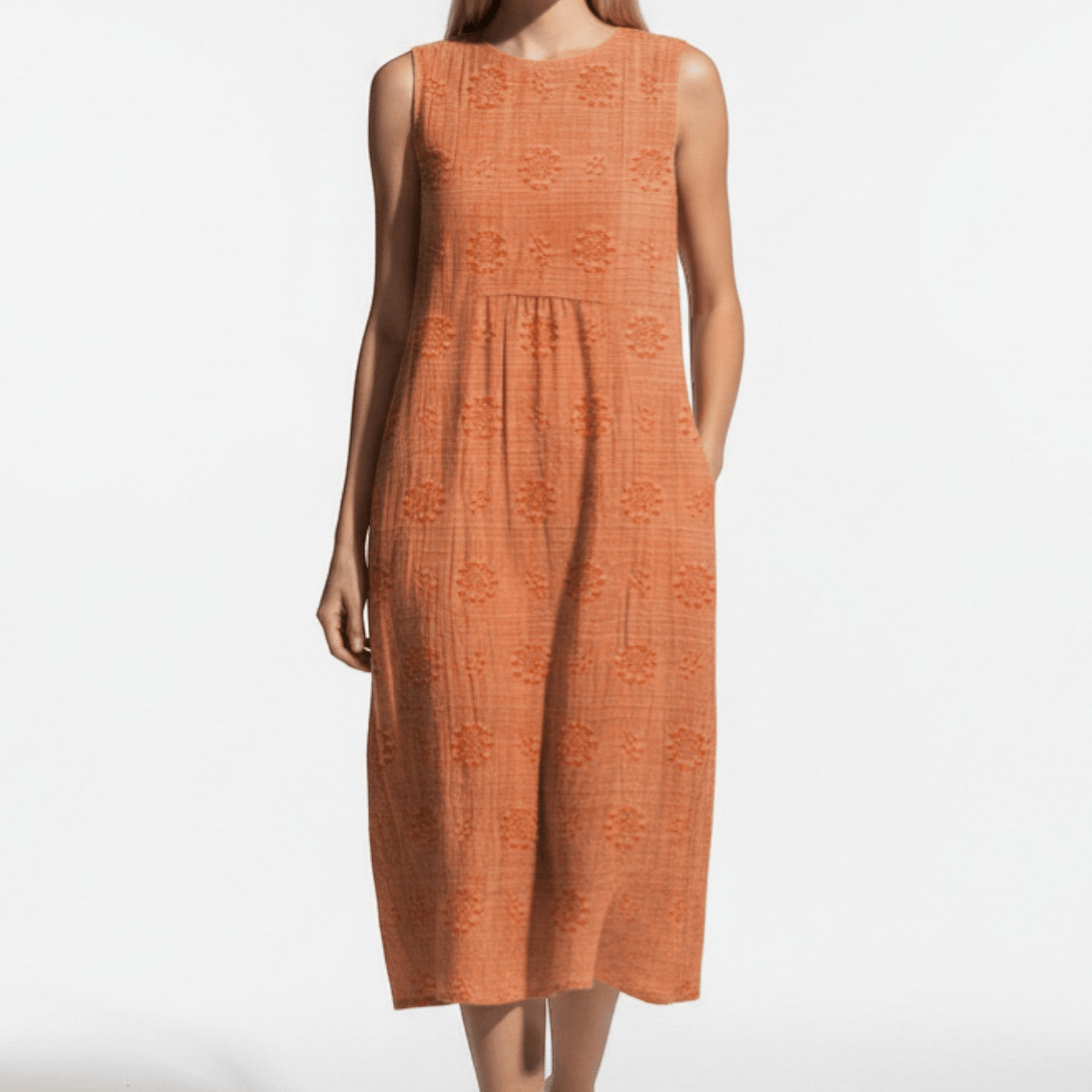 Women's sleeveless midi dress with floral embroidery