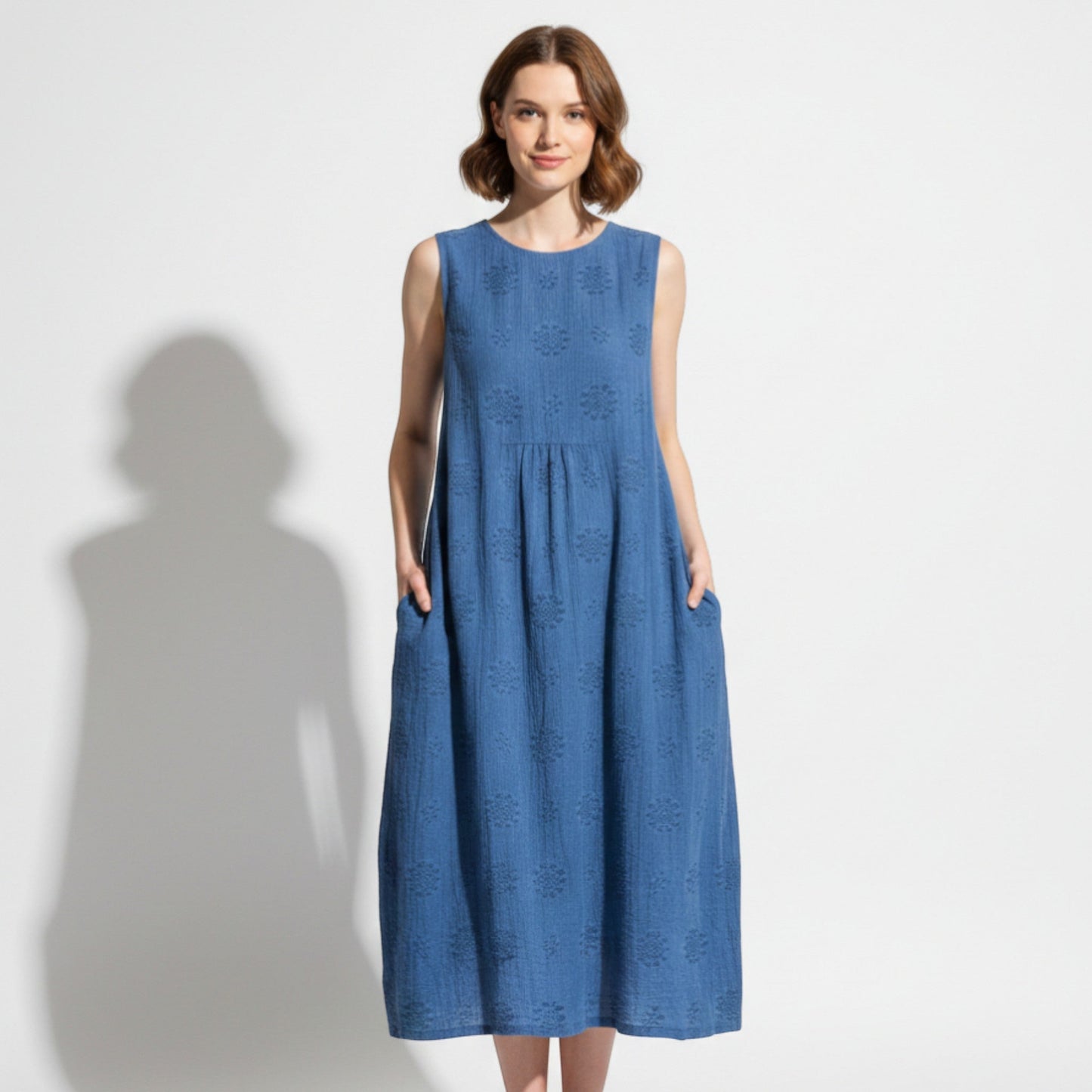 Women's sleeveless midi dress with floral embroidery