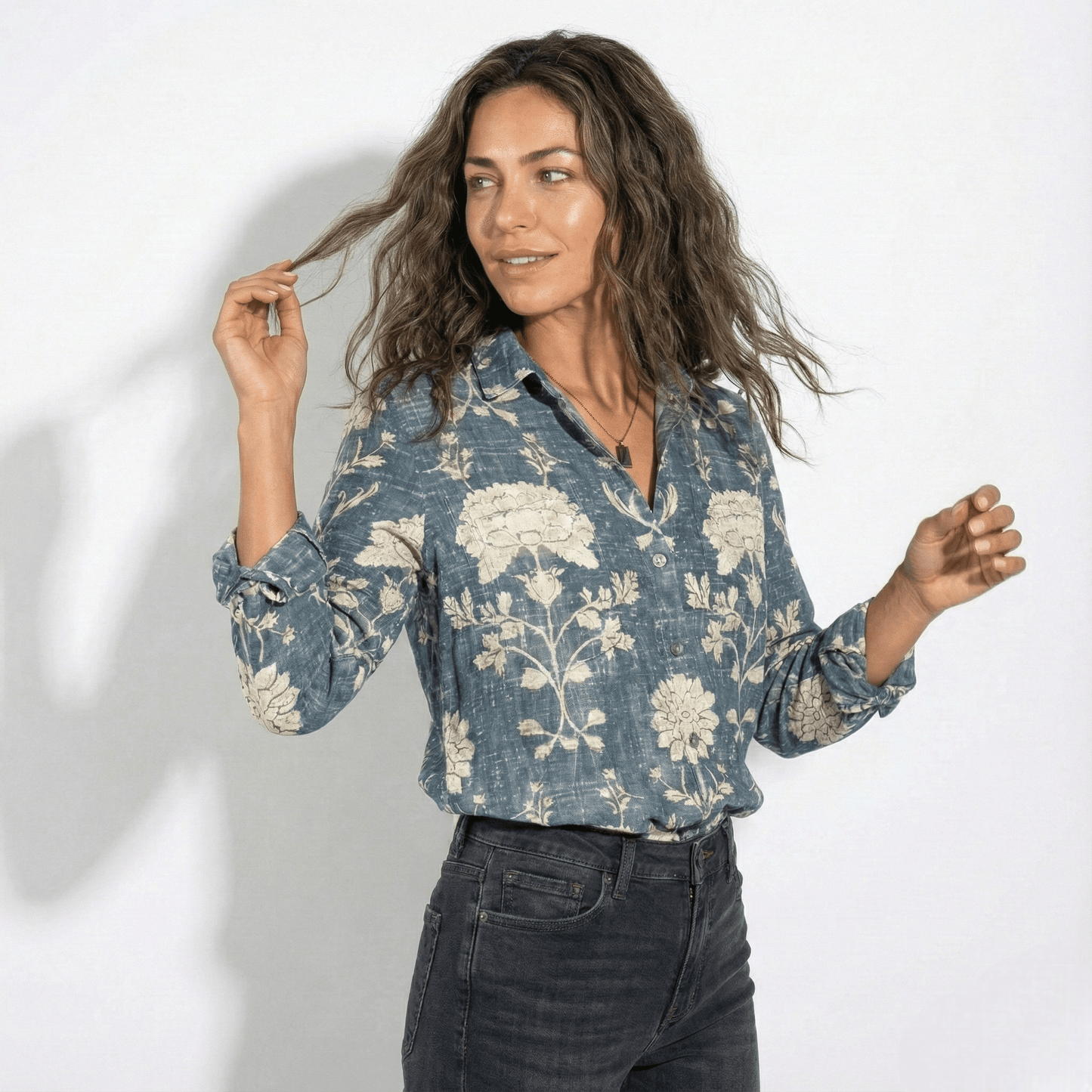 Damen-Bluse mit Knopfleiste und klassischem Kragen