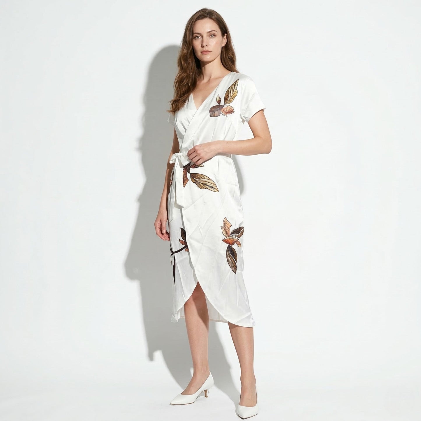 Women's midi dress with V-neck and floral print